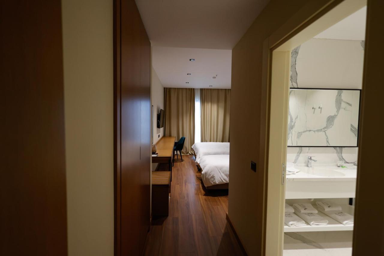 Valza Boutique Hotel Vlore Ngoại thất bức ảnh