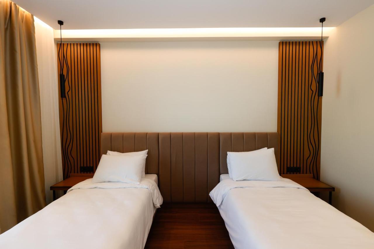 Valza Boutique Hotel Vlore Ngoại thất bức ảnh