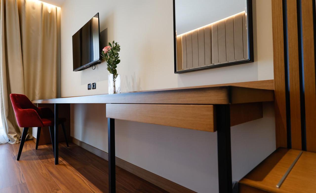 Valza Boutique Hotel Vlore Ngoại thất bức ảnh
