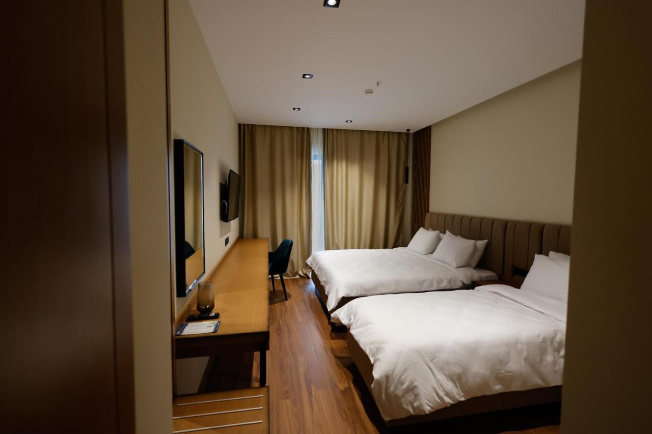 Valza Boutique Hotel Vlore Ngoại thất bức ảnh
