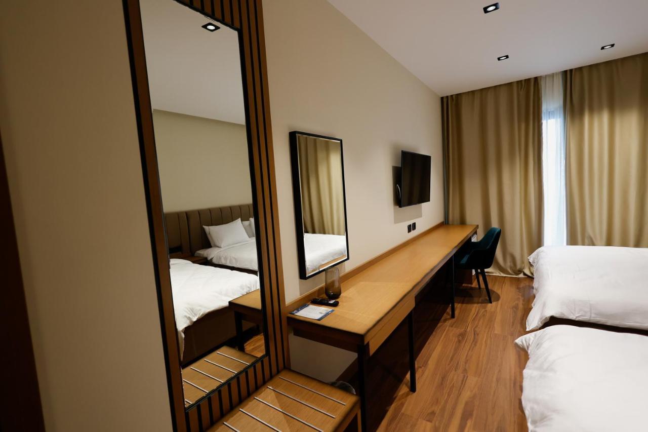 Valza Boutique Hotel Vlore Ngoại thất bức ảnh